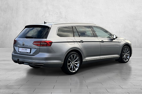 Volkswagen Passat 5 of 30