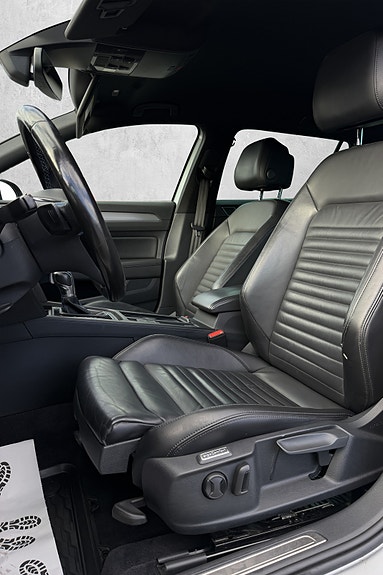 Volkswagen Passat 9 of 30