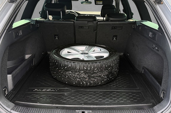 Volkswagen Passat 13 of 30