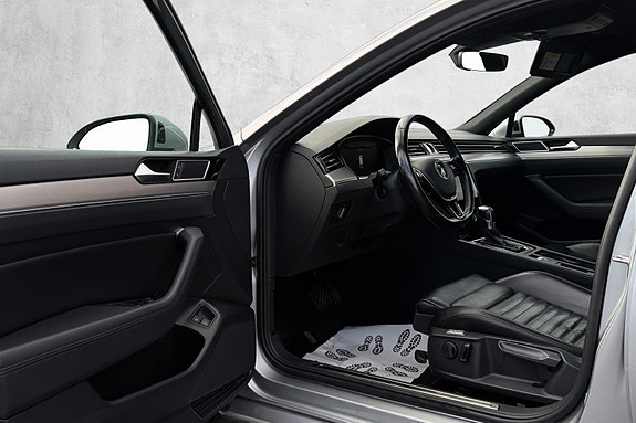 Volkswagen Passat 11 of 30