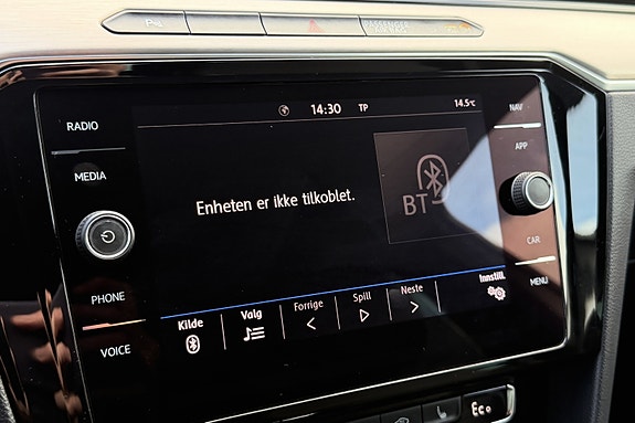 Volkswagen Passat 28 of 30