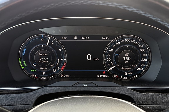 Volkswagen Passat 20 of 30