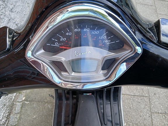 Vespa GTS 125 Super 6 of 8