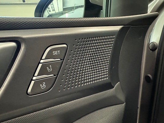 Hyundai IONIQ 20 of 30