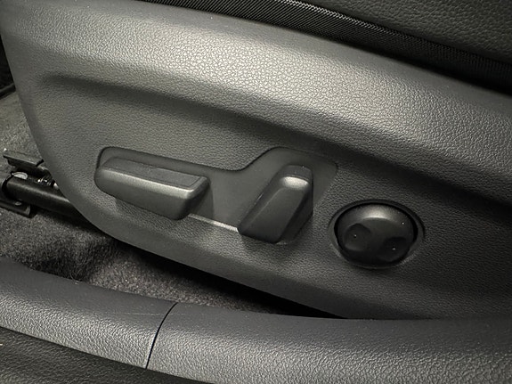 Hyundai IONIQ 19 of 30