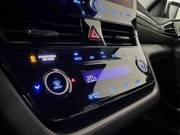Hyundai IONIQ 25 of 30