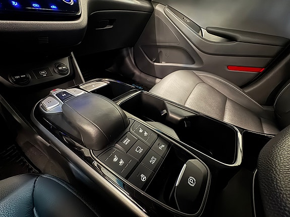 Hyundai IONIQ 21 of 30