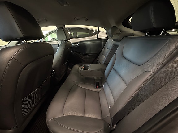 Hyundai IONIQ 17 of 30