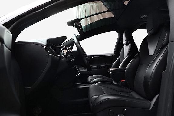 Tesla Model X 12 of 25