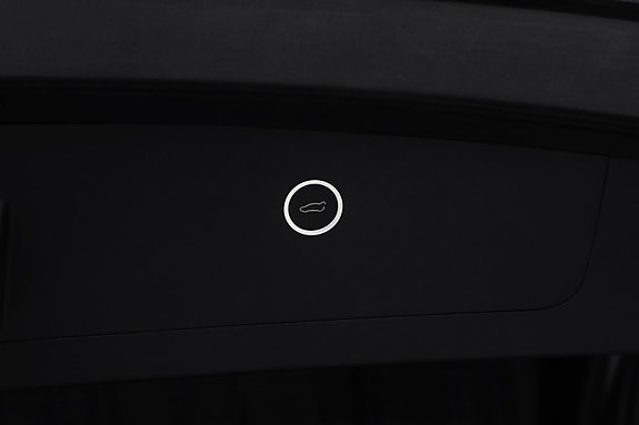 Tesla Model X 8 of 25