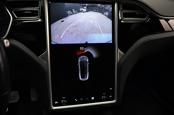 Tesla Model X 24 of 25