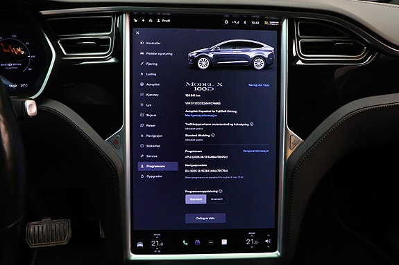 Tesla Model X 22 of 25