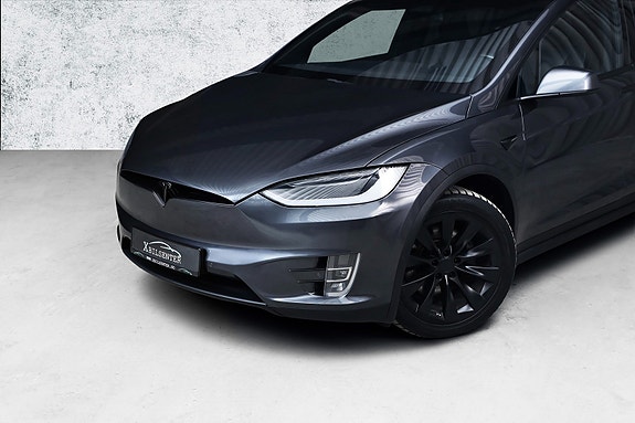 Tesla Model X 4 of 25