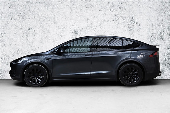 Tesla Model X 9 of 25
