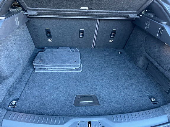 Jaguar I-PACE 30 of 30