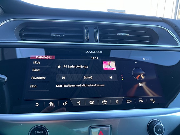 Jaguar I-PACE 16 of 30