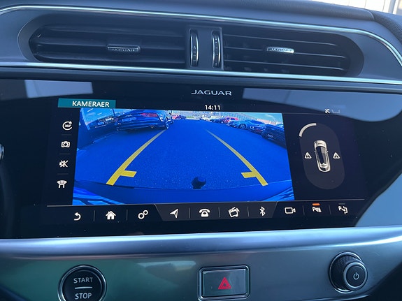 Jaguar I-PACE 15 of 30