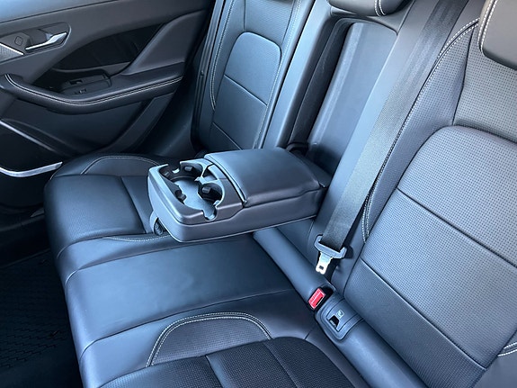 Jaguar I-PACE 28 of 30