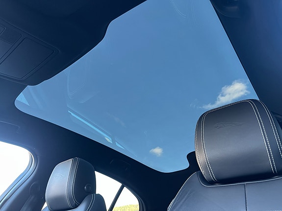Jaguar I-PACE 22 of 30