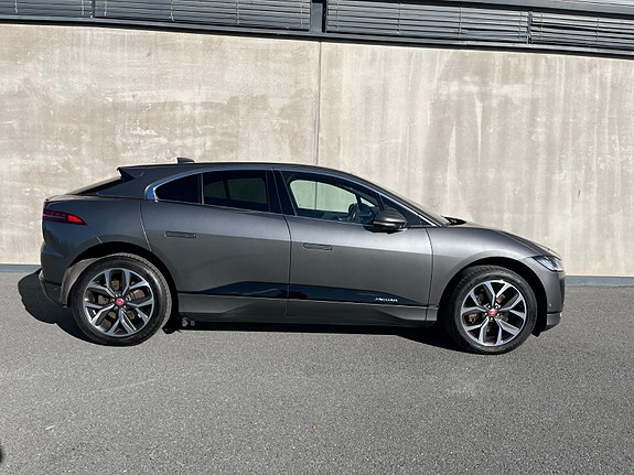 Jaguar I-PACE 7 of 30