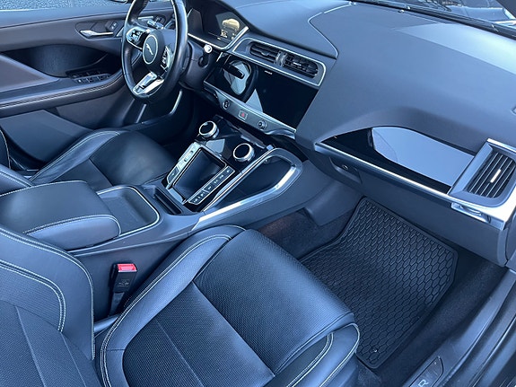 Jaguar I-PACE 11 of 30