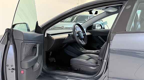 Tesla Model 3 10 of 30