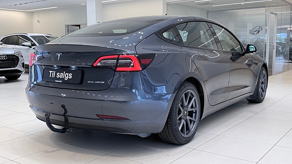 Tesla Model 3 7 of 30
