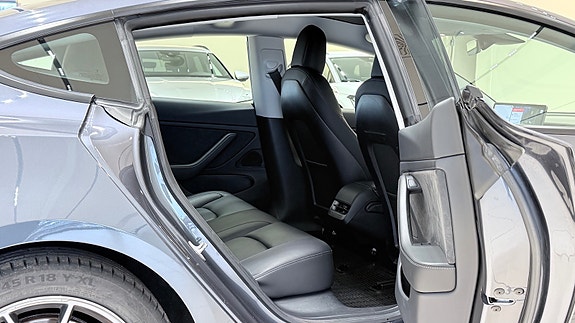 Tesla Model 3 14 of 30