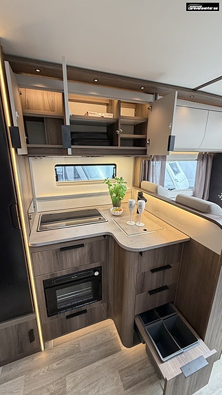 KABE TRAVEL MASTER NOVUM NR750 LGB TRAQ 4X4 27 of 30