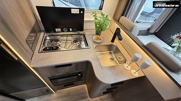 KABE TRAVEL MASTER NOVUM NR750 LGB TRAQ 4X4 29 of 30