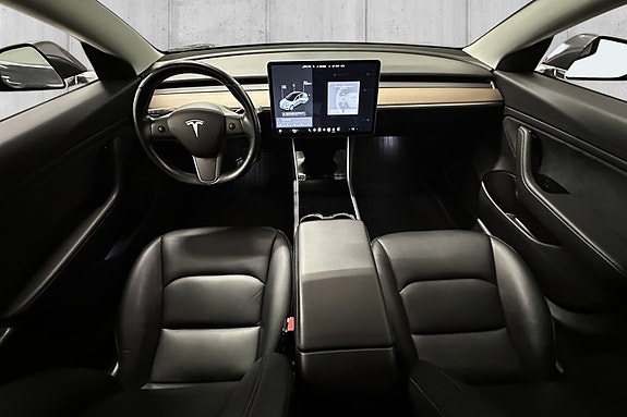 Tesla Model 3 9 of 16