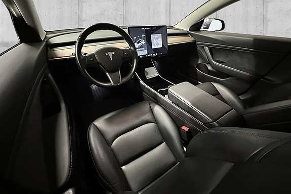 Tesla Model 3 10 of 16
