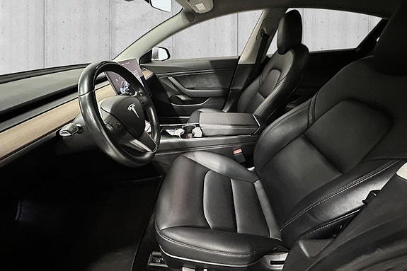 Tesla Model 3 8 of 16