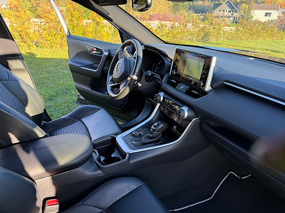 Toyota RAV4 12 of 29