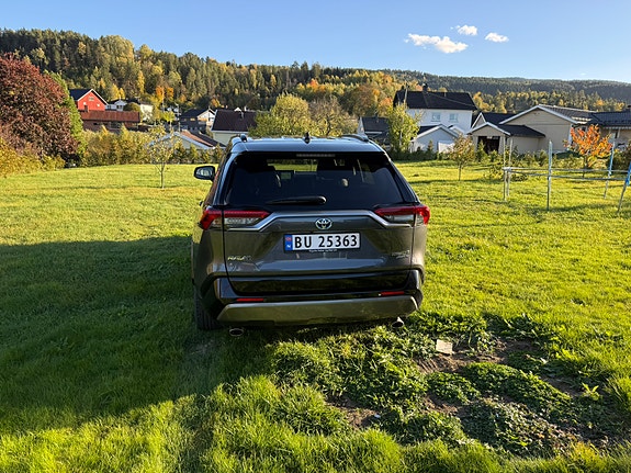 Toyota RAV4 24 of 29
