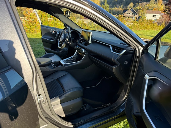 Toyota RAV4 13 of 29