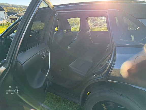 Toyota RAV4 16 of 29