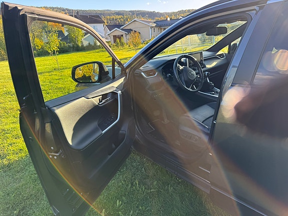 Toyota RAV4 17 of 29