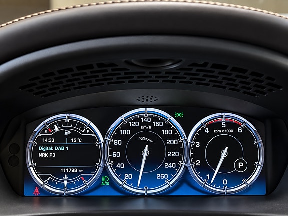 Jaguar XJ 20 of 28
