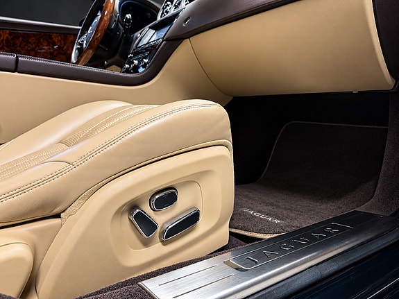 Jaguar XJ 8 of 28