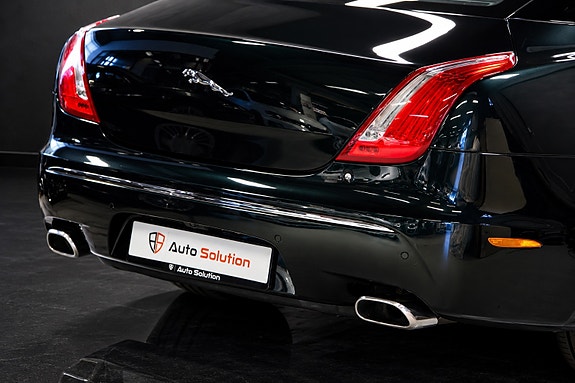 Jaguar XJ 27 of 28