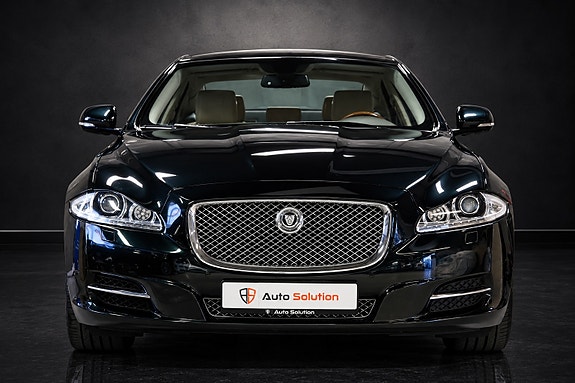 Jaguar XJ 3 of 28