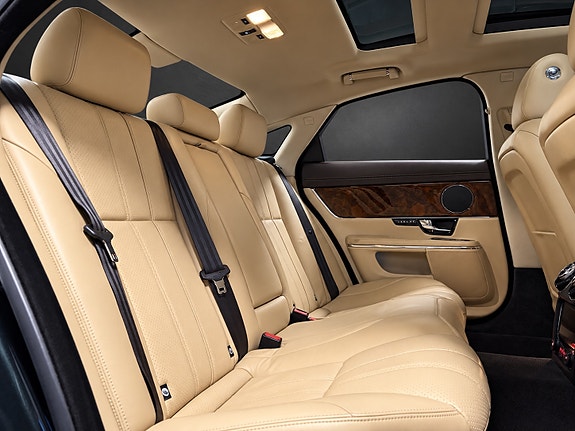 Jaguar XJ 5 of 28
