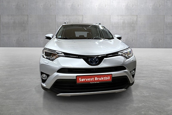 Toyota RAV4 8 of 20