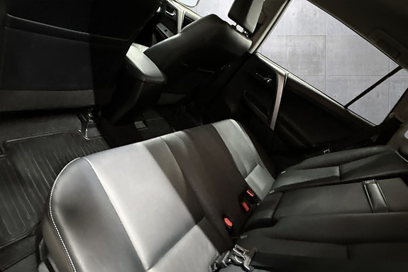 Toyota RAV4 17 of 20