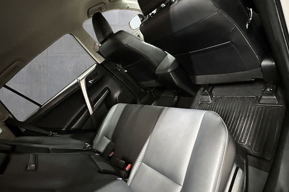 Toyota RAV4 16 of 20