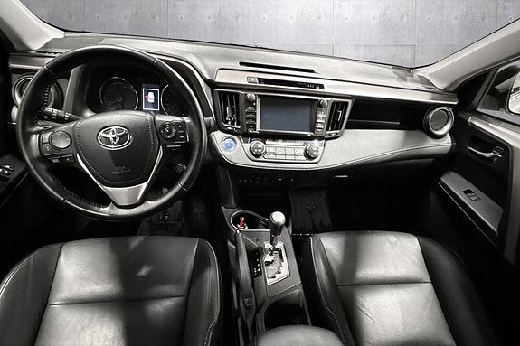 Toyota RAV4 10 of 20