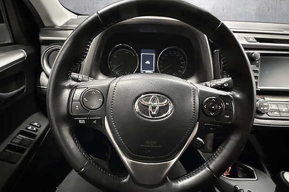 Toyota RAV4 12 of 20