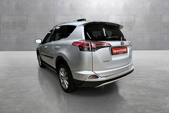 Toyota RAV4 3 of 20