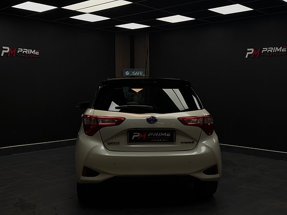 Toyota Yaris 10 of 30